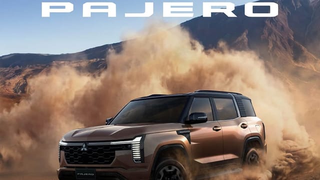 Mitsubishi Pajero Super Exceed Armor Copper บนถนนลูกรัง